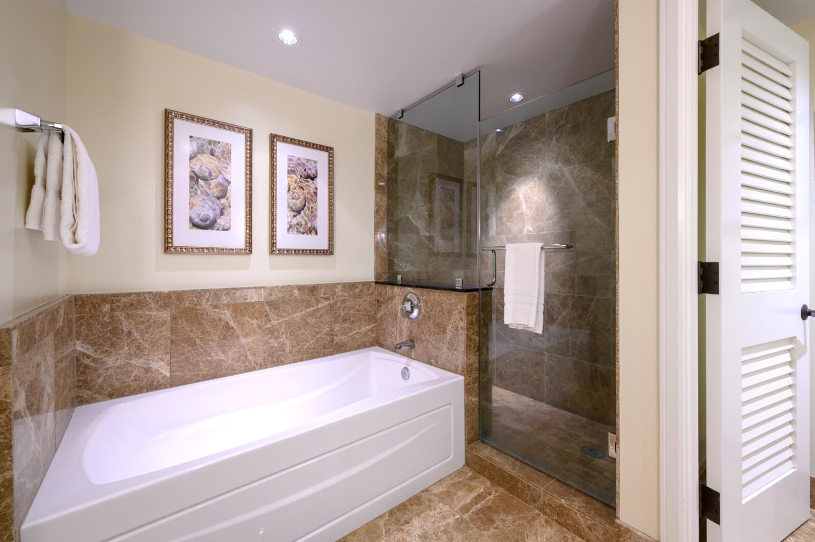 Large soaking tub for you to relax and enjoy this luxury vacation!