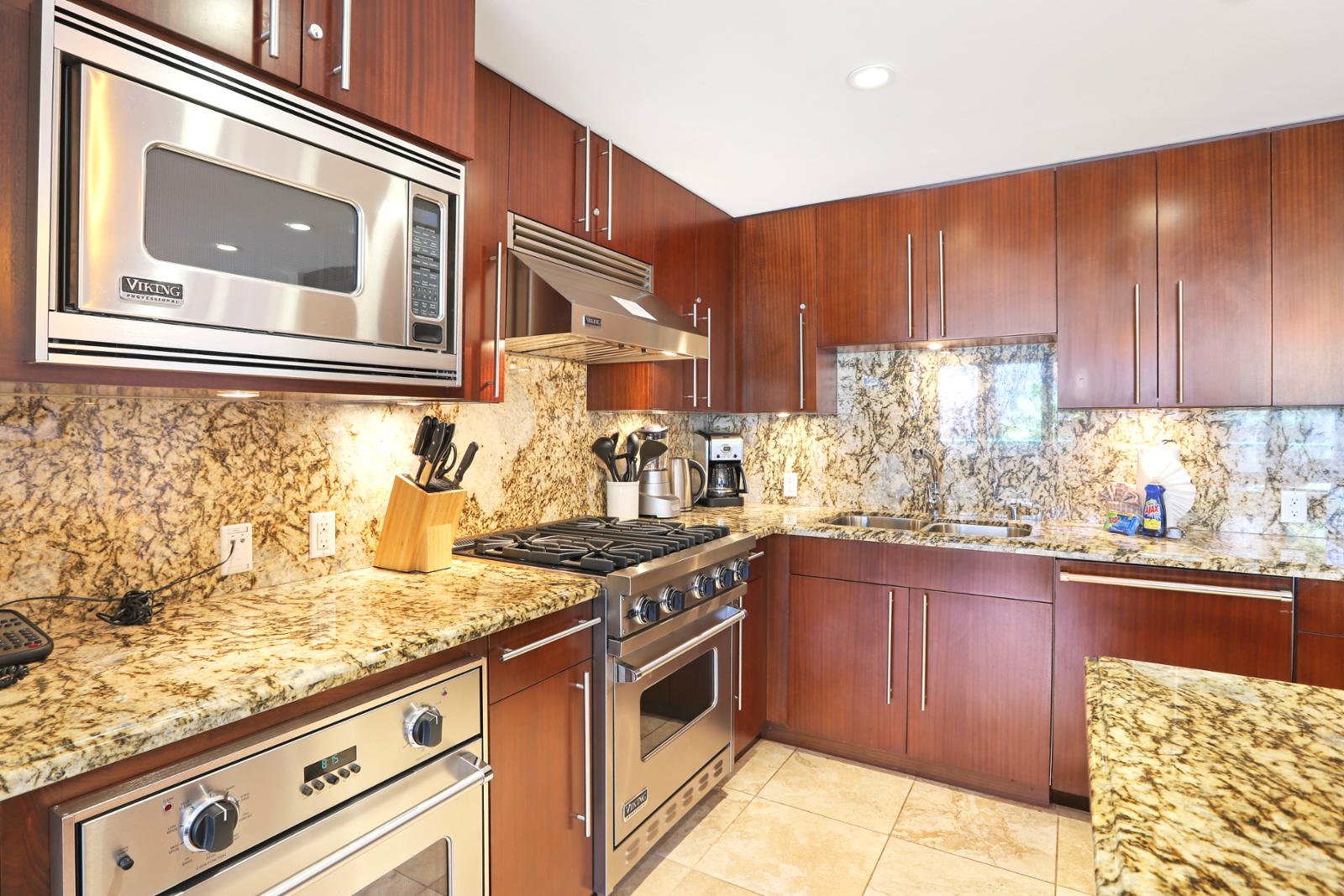 Stainless steel appliances throughout