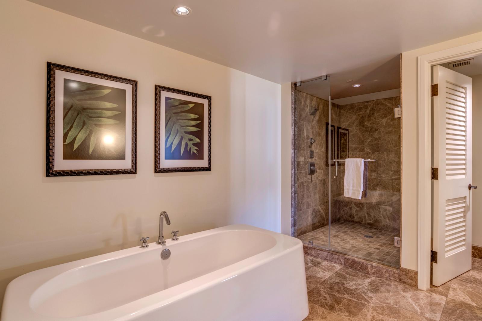 Large soaking tub for you to relax and enjoy this luxury vacation!