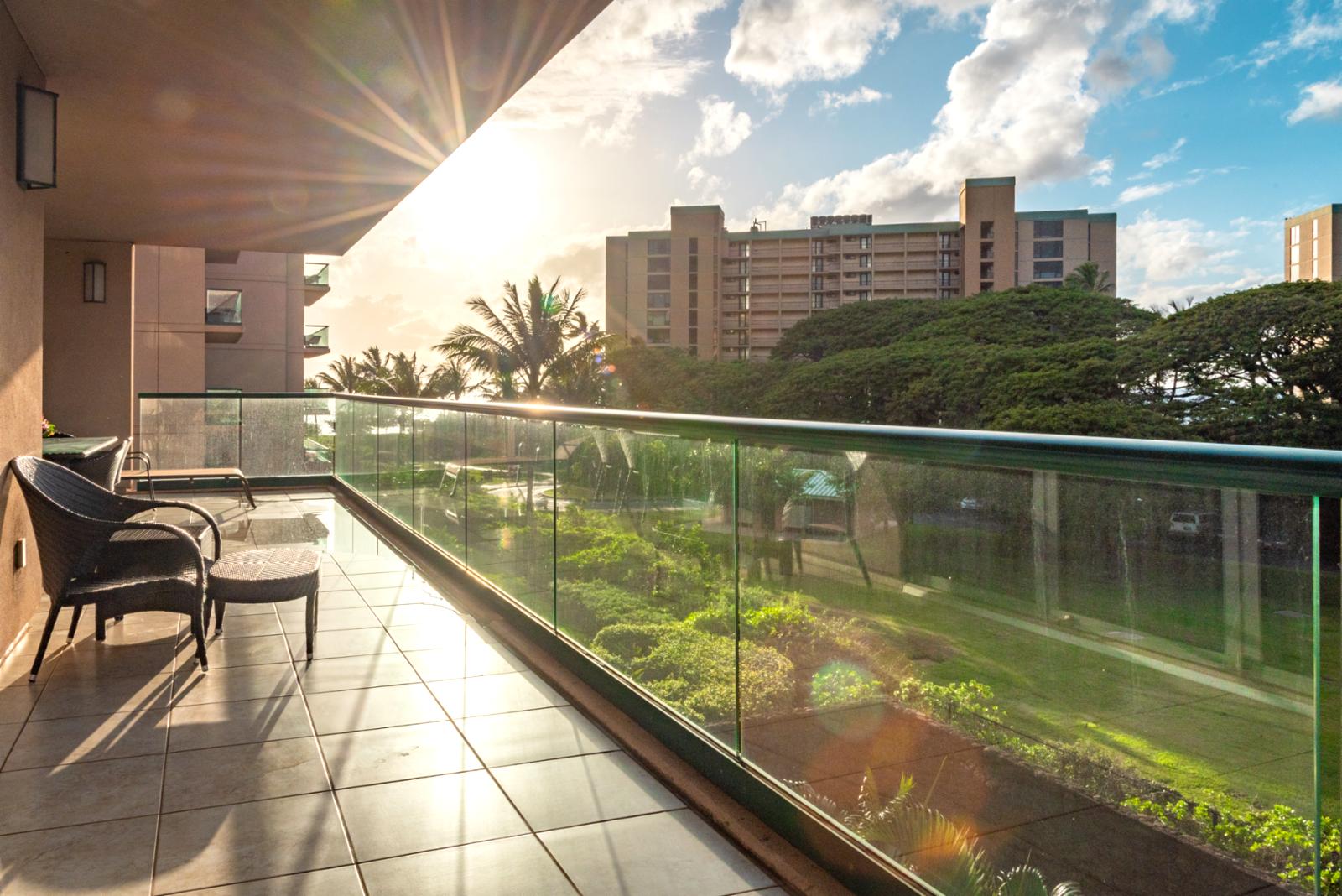 Sunset views from this Massive oversized balcony, perfect for nightly meals!