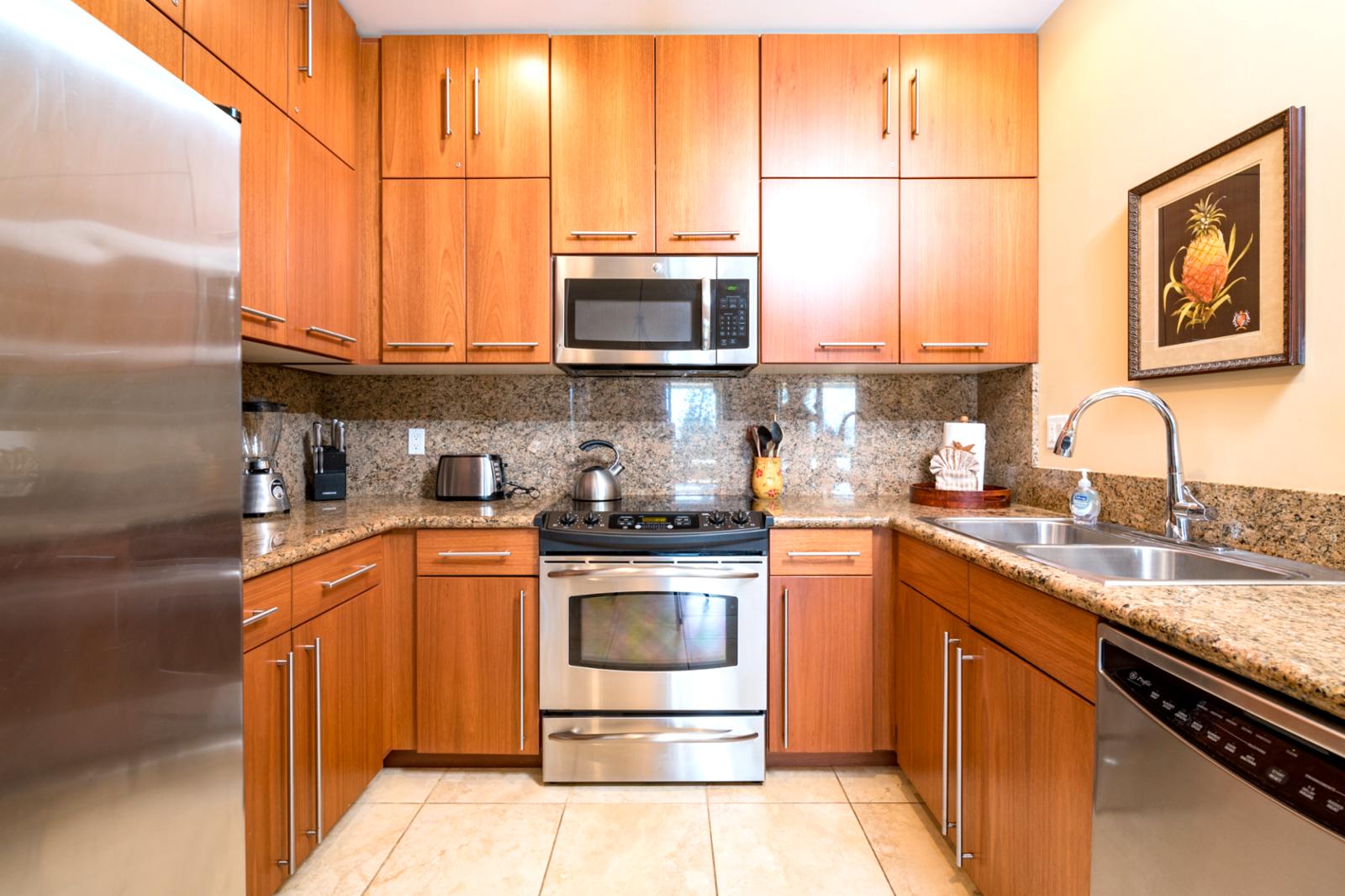 Stainless appliances throughout