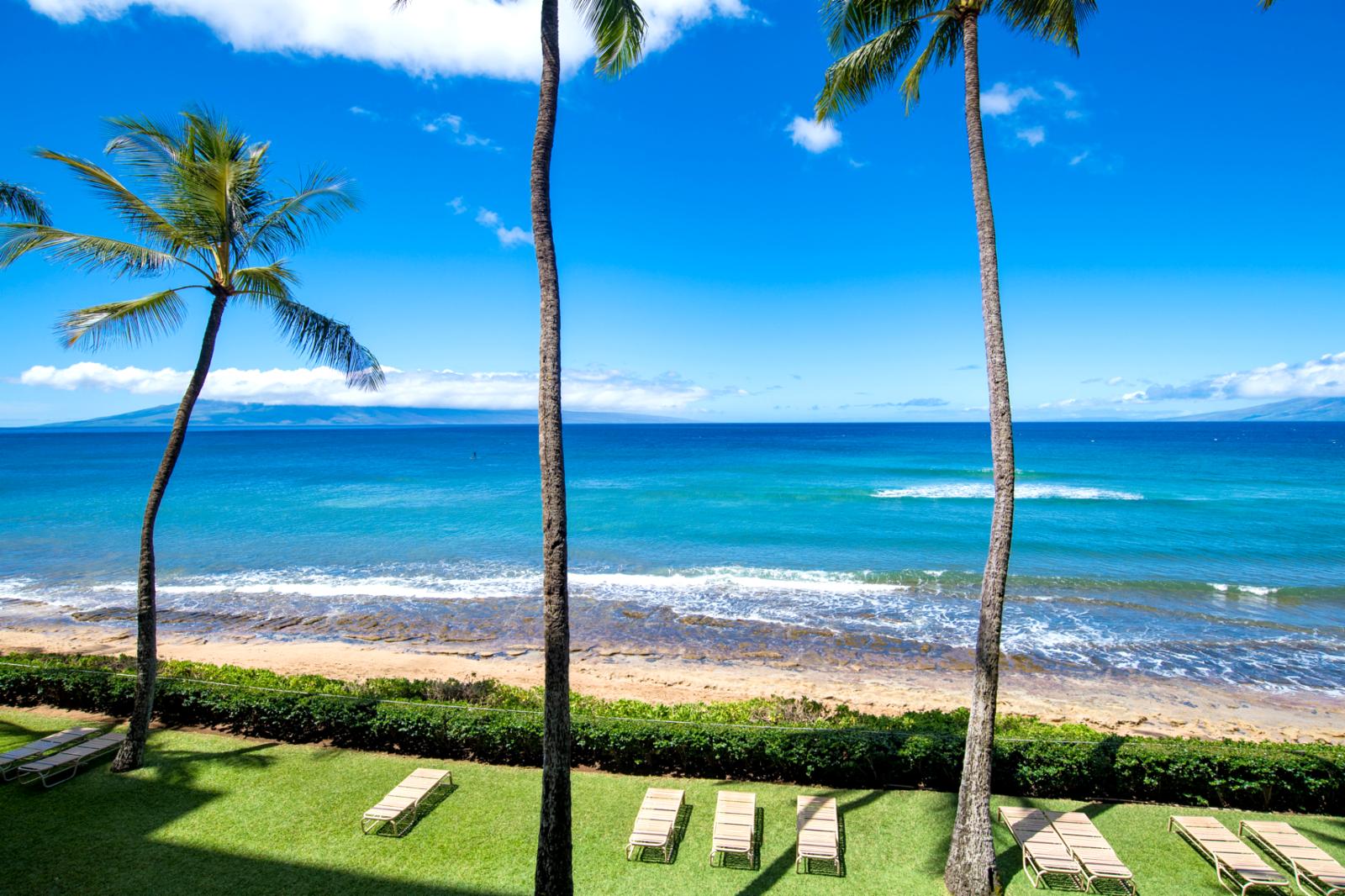 Epic studio, Lanai and Molokai views jaw dropping aqua marine views!