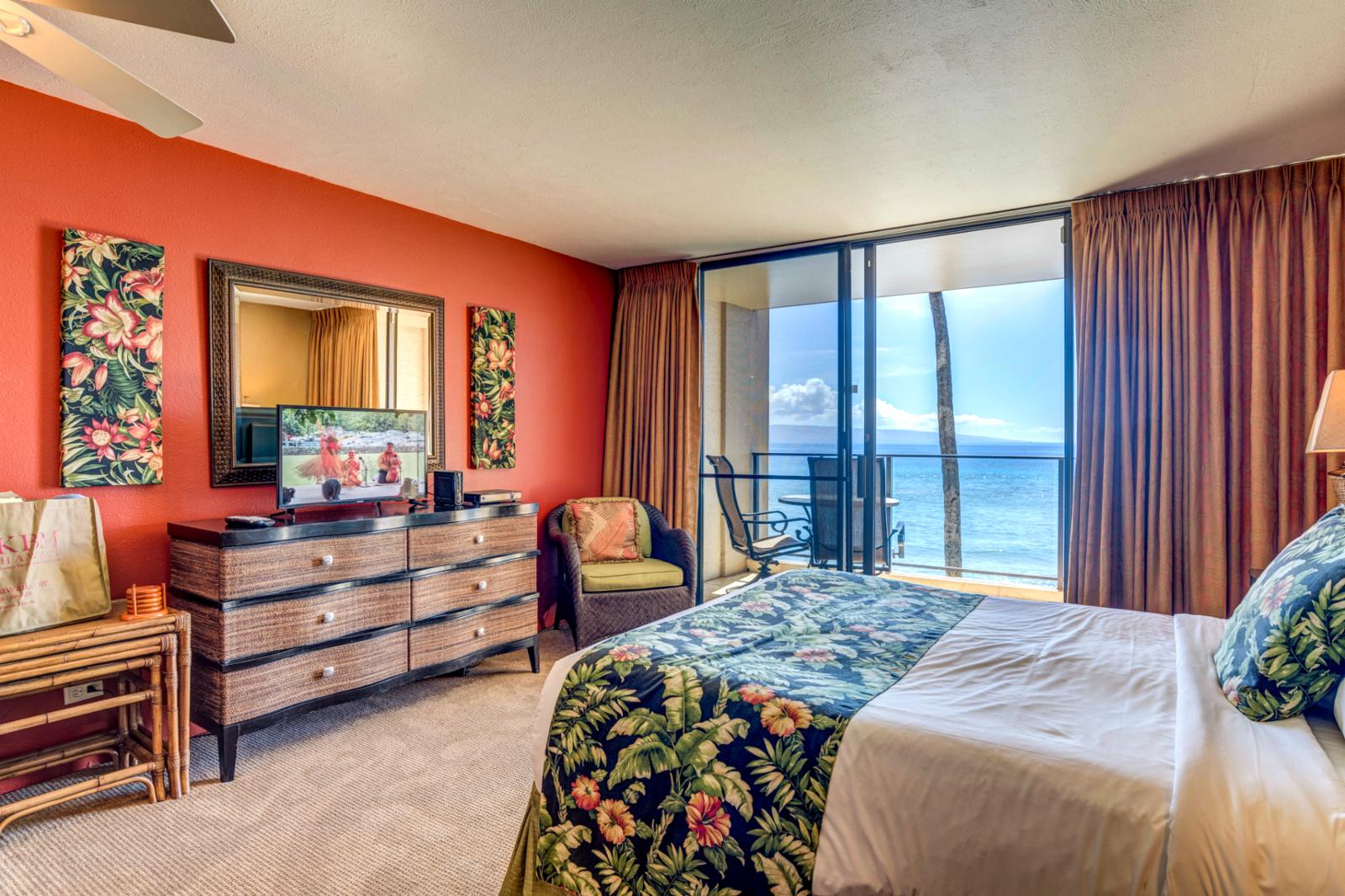 Large oversized layout with beach chic interior design