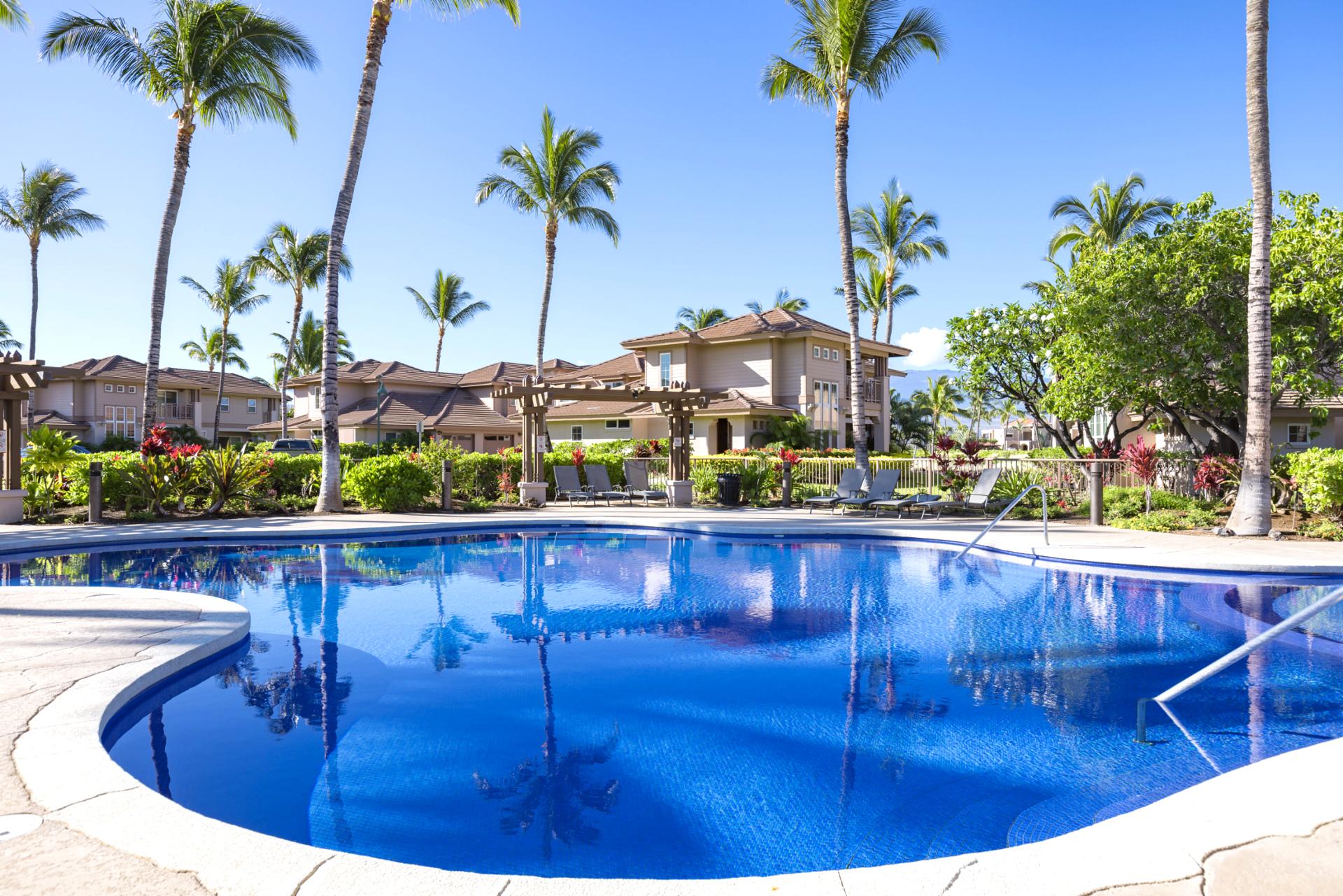 Relax in the warm spa bubbles while gazing out at the lush golf course views. It’s the perfect blend of luxury and nature.
