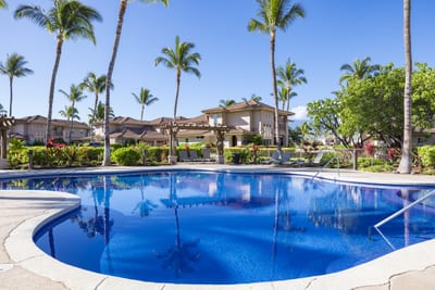 Relax in the warm spa bubbles while gazing out at the lush golf course views. It’s the perfect blend of luxury and nature.