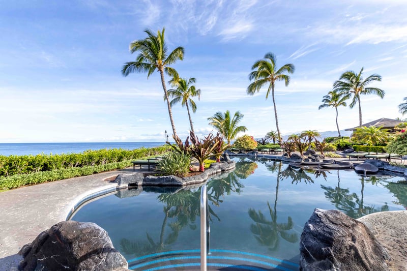 Cool off with a dip or sip a cocktail poolside—it’s always the right time to enjoy this Hawaiian haven.

