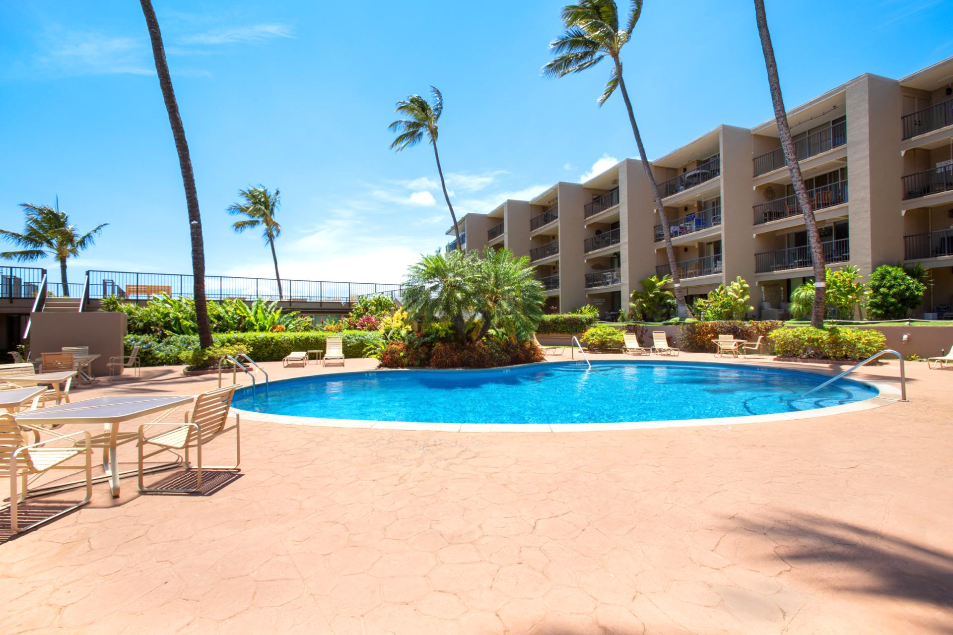 Hale Ono Loa offers oceanfront vacation rentals with a pool, tropical landscaping & stunning views in Lahaina, Maui