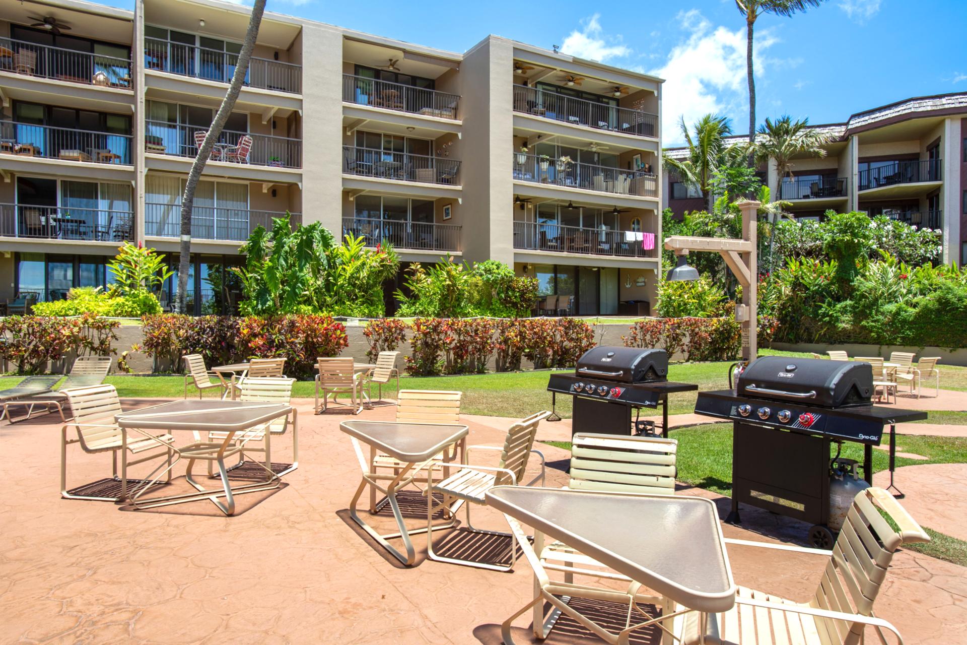 Hale Ono Loa offers oceanfront BBQ grills, outdoor dining areas, lush tropical landscaping & beautiful Maui views