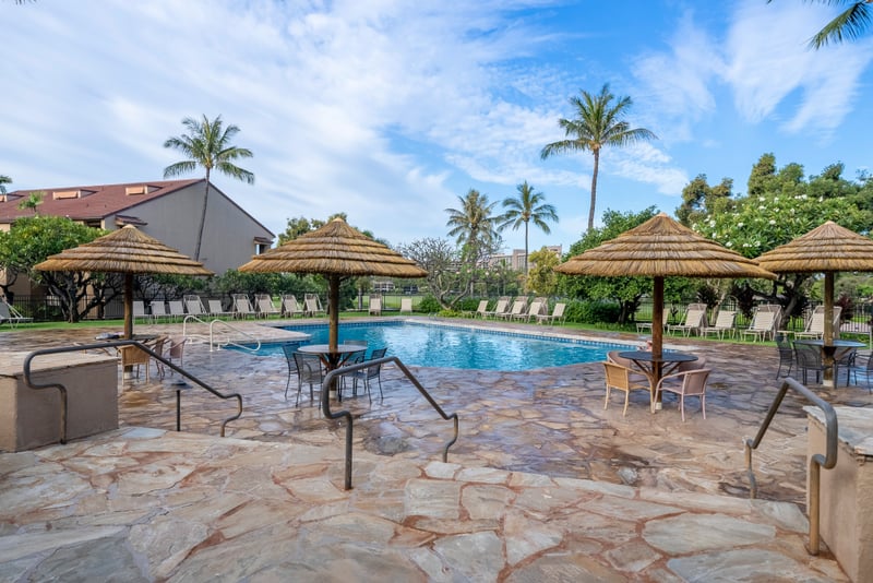 Kaanapali Royal’s inviting pool area is perfect for relaxing or socializing under the Hawaiian sun. It’s a vibrant hub of island life.