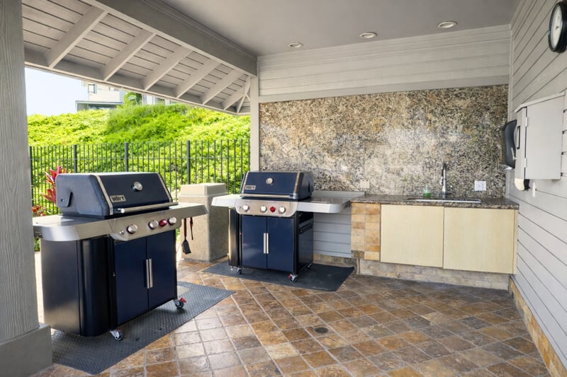 The outdoor BBQ grills are perfect for a casual, fun family meal. Gather around for freshly grilled island flavors under the open sky.