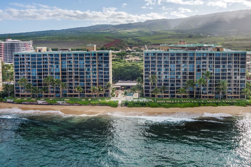 Hear the calming waves wash up o the beach- right outside your villa!