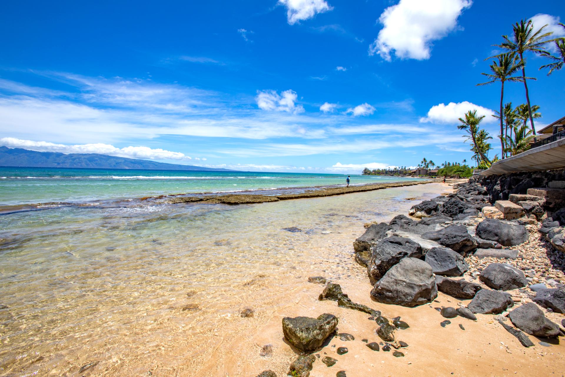 The ocean breeze at Maui Sands fills the air with a refreshing, salty scent. It’s the perfect complement to the stunning coastal scenery that surrounds you.
