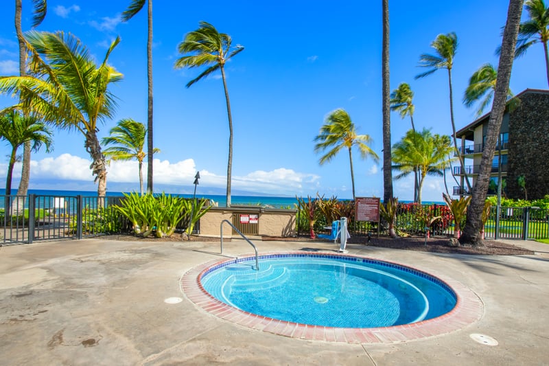 Breathe in the fresh ocean air while lounging in a poolside cabana. Papakea’s amenities are designed for ultimate comfort and style.