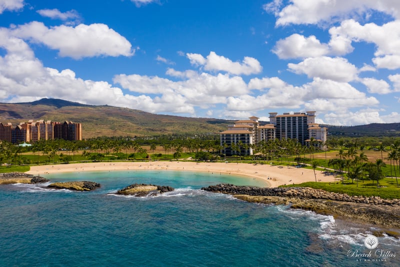 Feel the cool ocean breeze and watch the palm trees sway as you take in the stunning beachfront panorama. Ko Olina’s beach view offers peace like nowhere else.