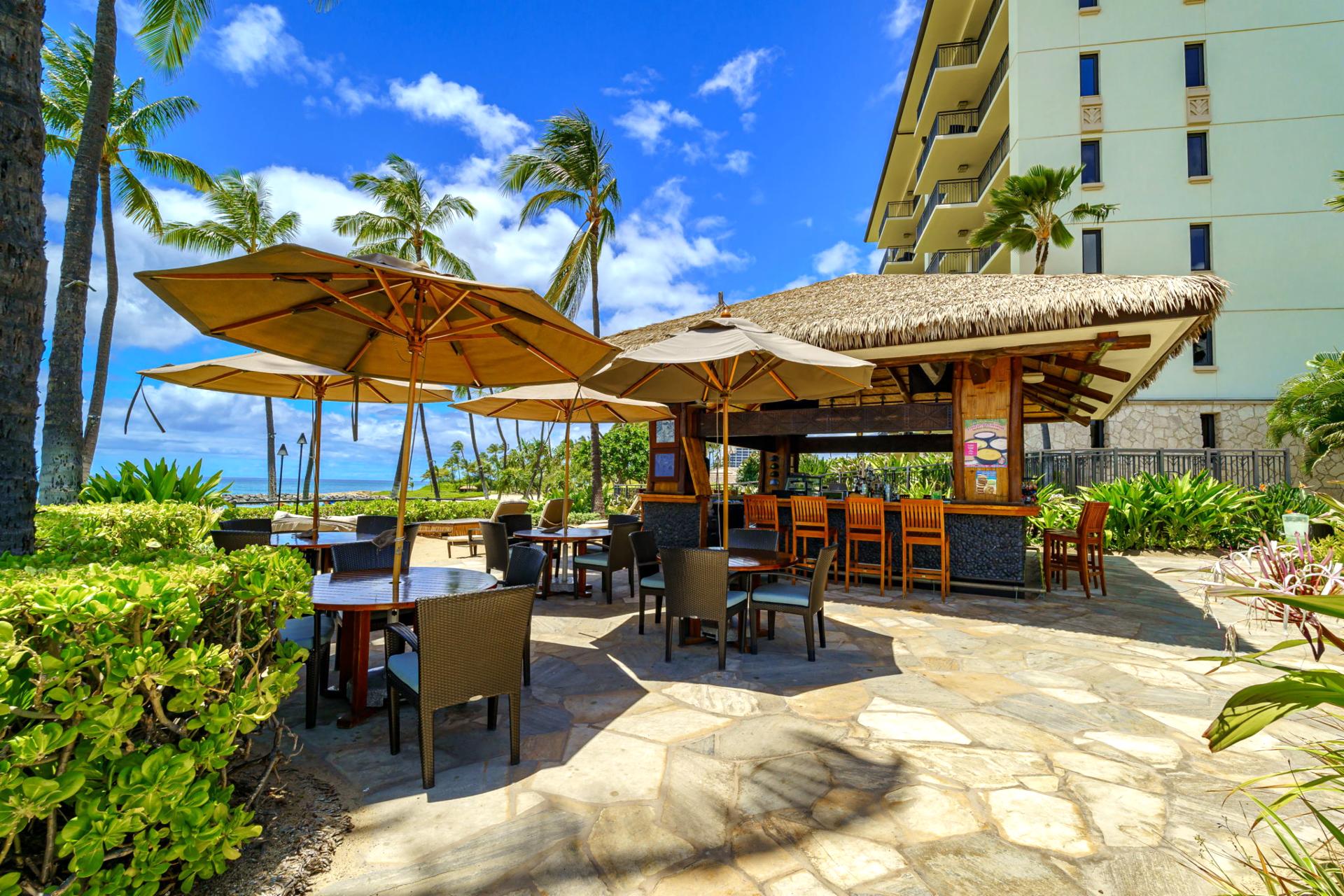 Savor fresh island flavors with every bite at the Ko Olina restaurants. Dining here is a delicious journey through Hawaii’s culinary treasures.