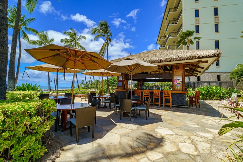 Savor fresh island flavors with every bite at the Ko Olina restaurants. Dining here is a delicious journey through Hawaii’s culinary treasures.