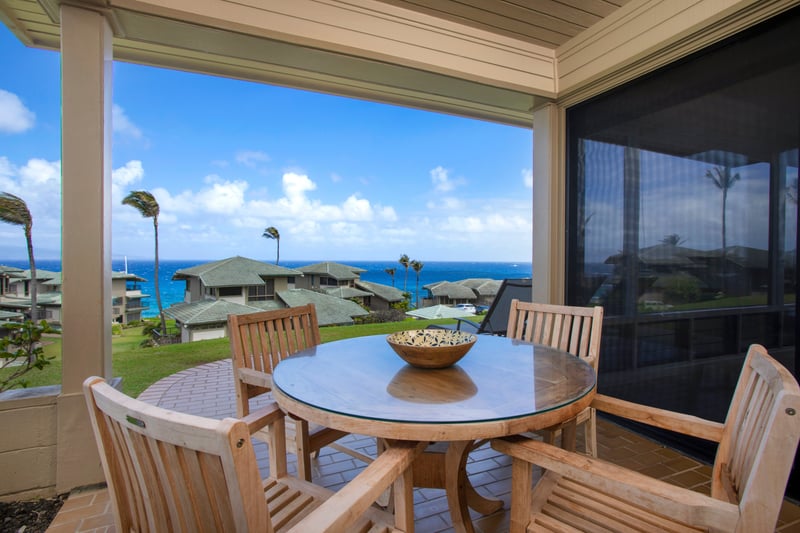 Dine al fresco with palm trees swaying, birds singing, and the ocean waving hello in the background