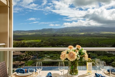 Every meal comes with a side of breathtaking scenery
