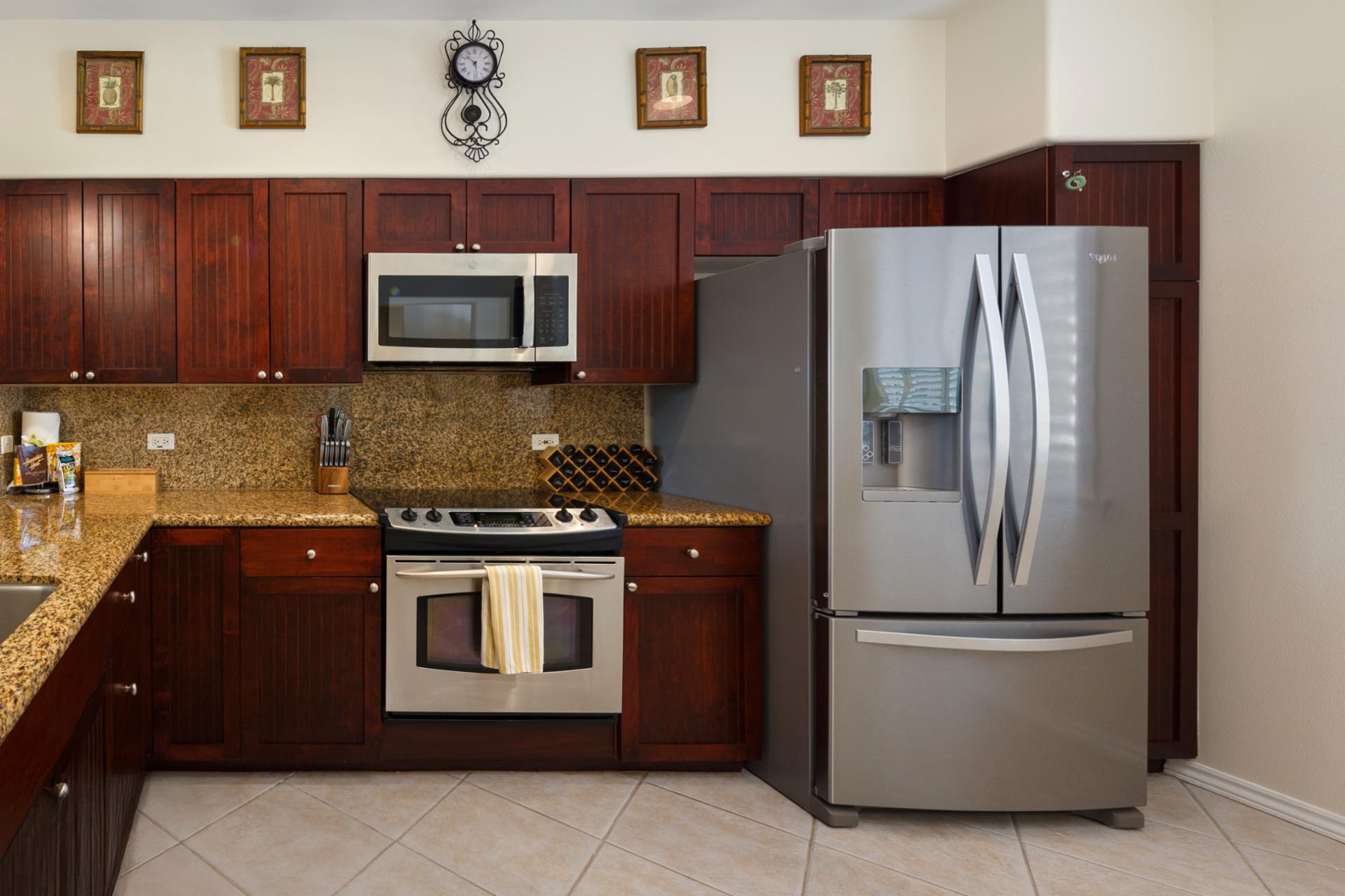 Everything you need for home-cooked meals is right here, from stainless steel appliances to cookware.