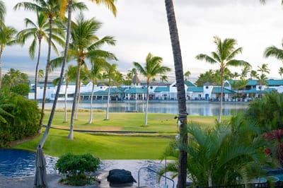 Enjoy peaceful views of the golf course and tropical landscaping from the lanai FVW-L21