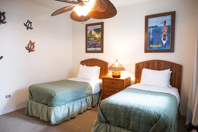 Guest bedroom with two twin beds or one king depending on your preference FVW-L21