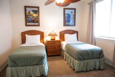 Enjoy two twins or a king size bed configuration based on what is best for your group FVW-L21