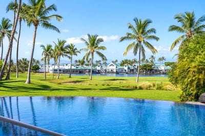 Enjoy peaceful views of the golf course and tropical landscaping from the lanai FVW-L21
