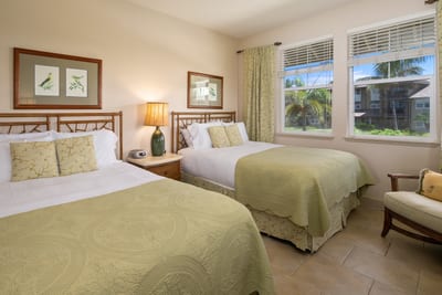 Comfort meets functionality in this guest-friendly room HLI-12A