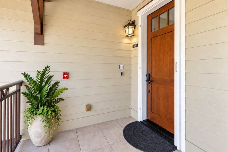 Your entry offers a warm welcome as you arrive, with the Kohala Coast setting the tone for your stay. HLI-12A
