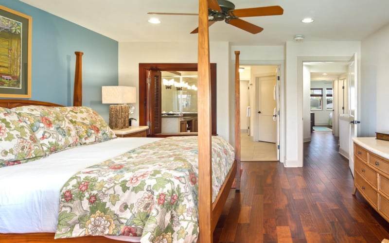 Inviting island décor with luxury and charm