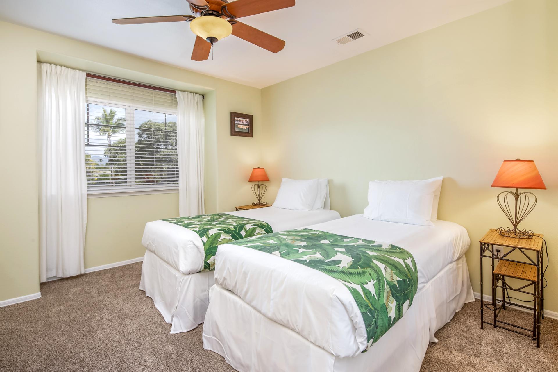 A peaceful retreat with mirrored closets and tropical accents WCV-2004
