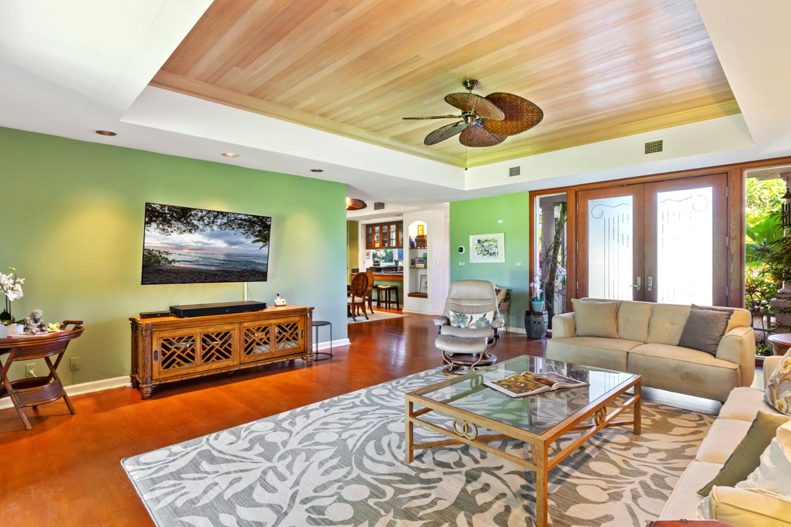 This living room pairs laid-back island energy with just the right touch of timeless coastal style