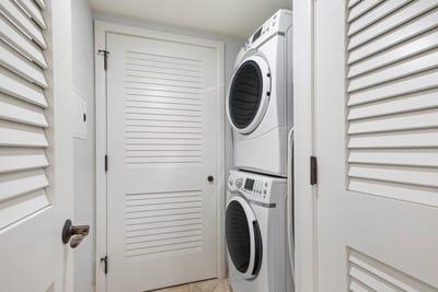 Full-size washer and dryer right where you need them for sandy clothes and fresh starts
HKH-204
