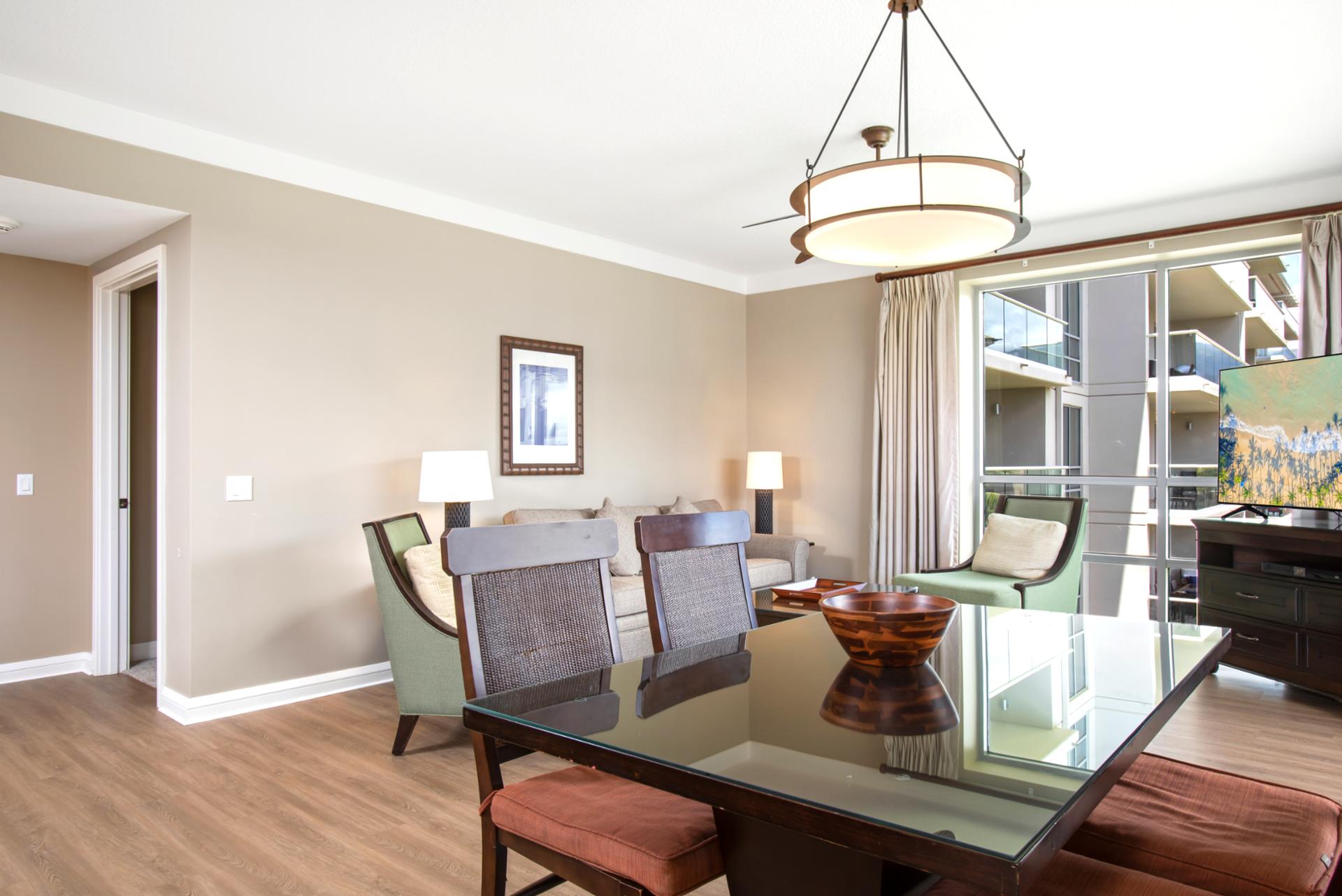 Dine with a side of sunshine and sea views — this airy space turns every meal into a mini vacation