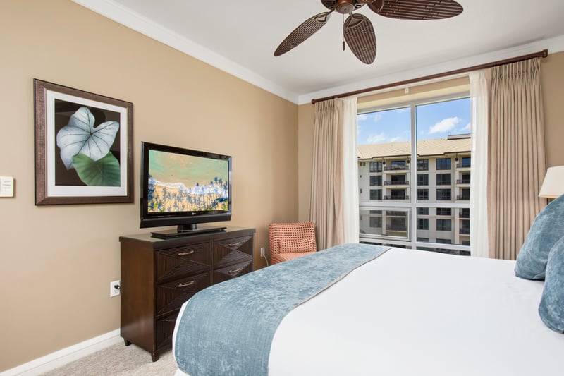 Neutral tones and crisp textures set the stage for a stay that feels calm, collected, and wonderfully indulgent