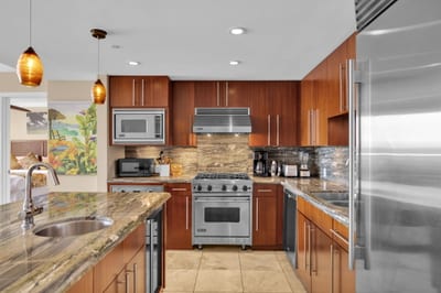 Stylish and functional—this kitchen makes vacation meal prep a breeze