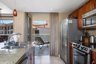 Indoor-outdoor living for warm tropical breezes while you whip up your favorite meal HKH-520