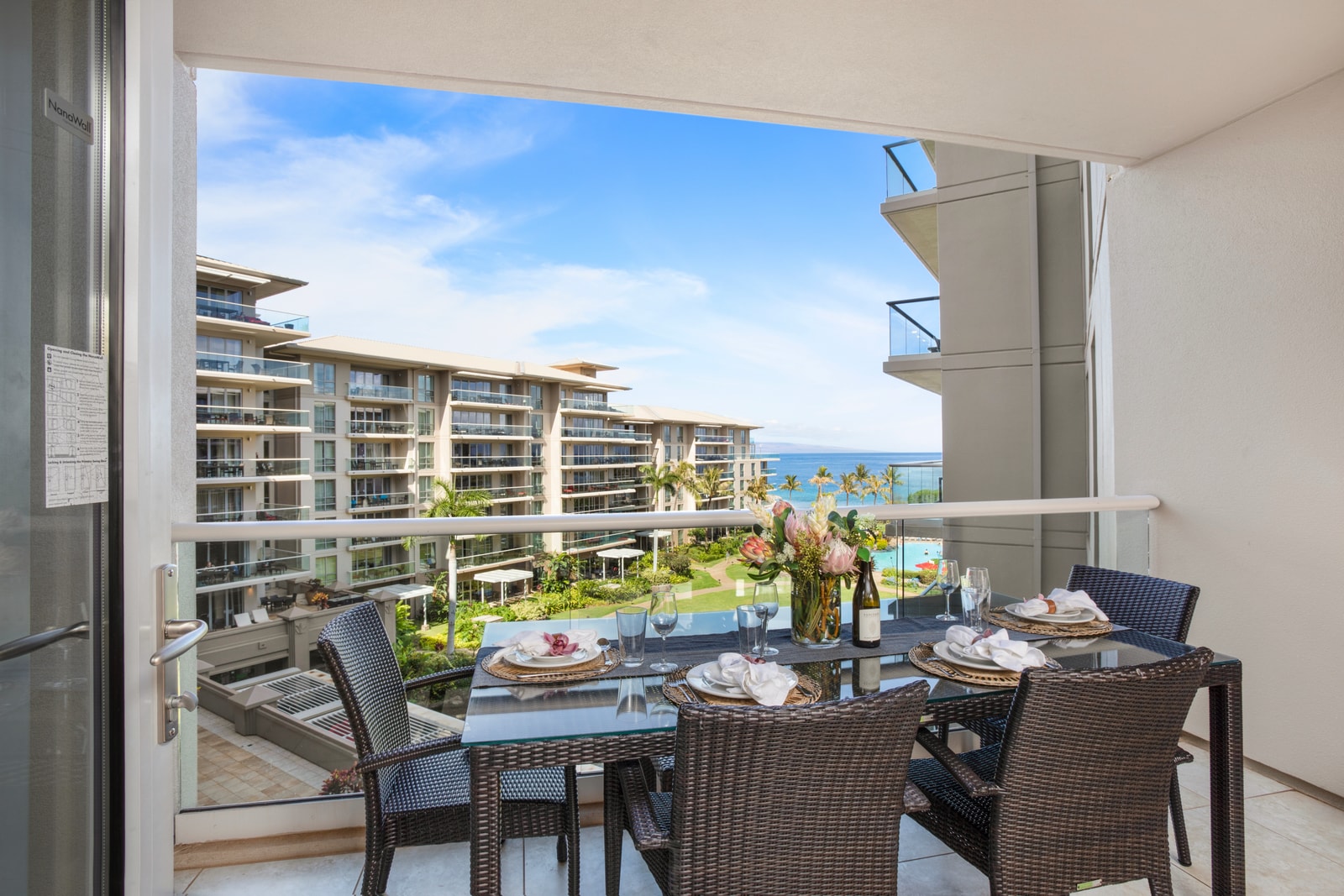    Spacious lanai built for sunset dinners and morning coffee rituals HKH-537