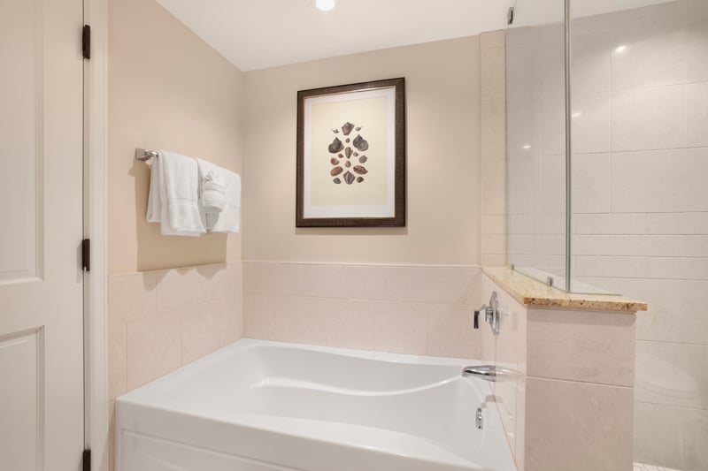 Relax and unwind in a deep soaking tub, perfect for a peaceful end to your day in paradise HKH-537