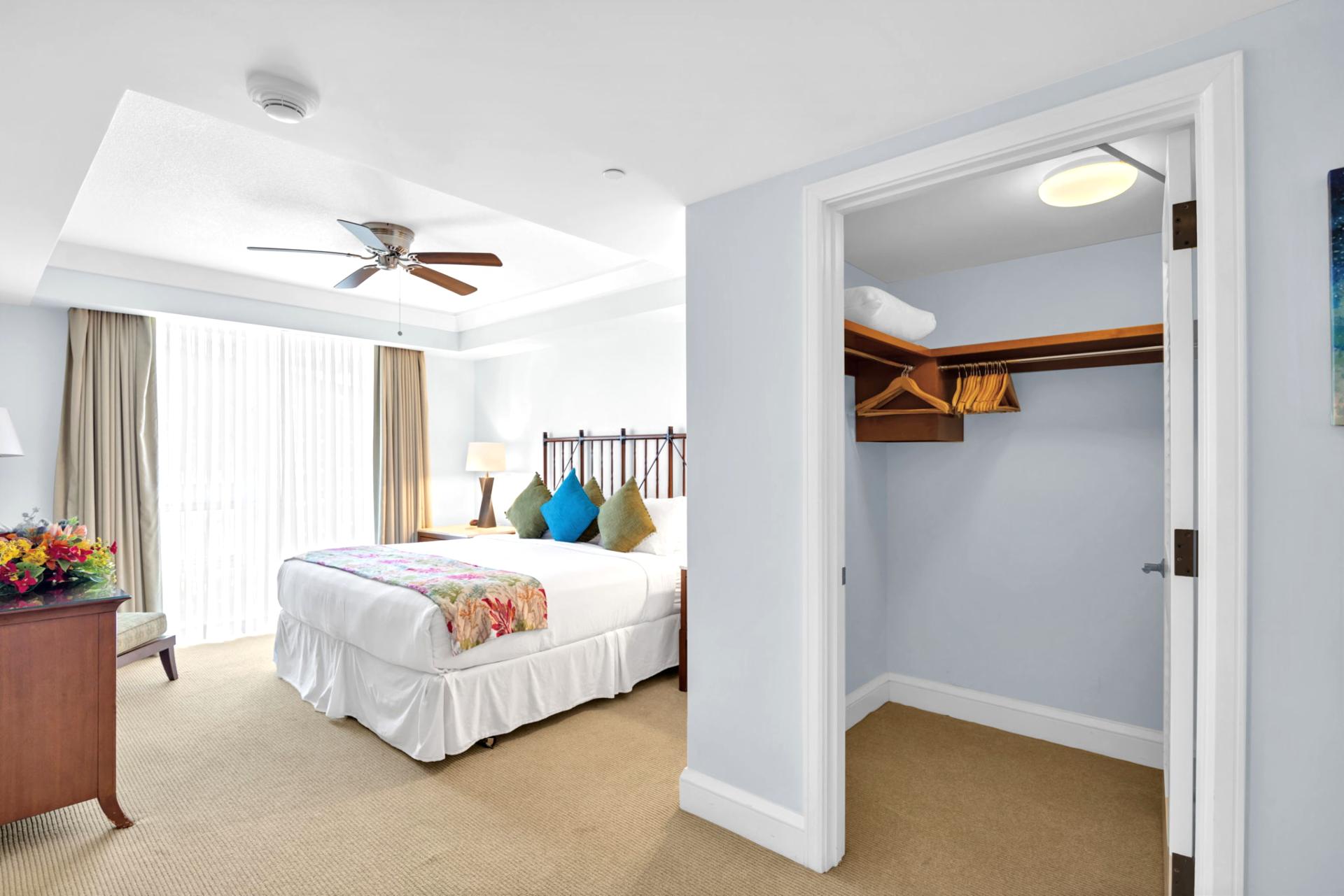 Spacious layout and luxurious walk-in closet for all your needs 