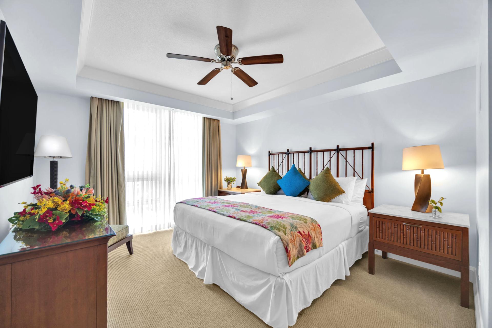 Second guest suite with king bed and ensuite bath.