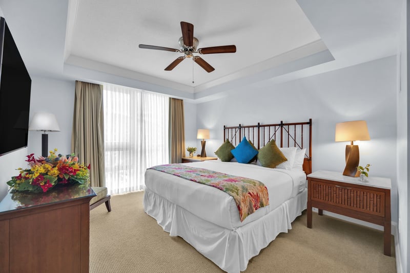 Second guest suite with king bed and ensuite bath.
