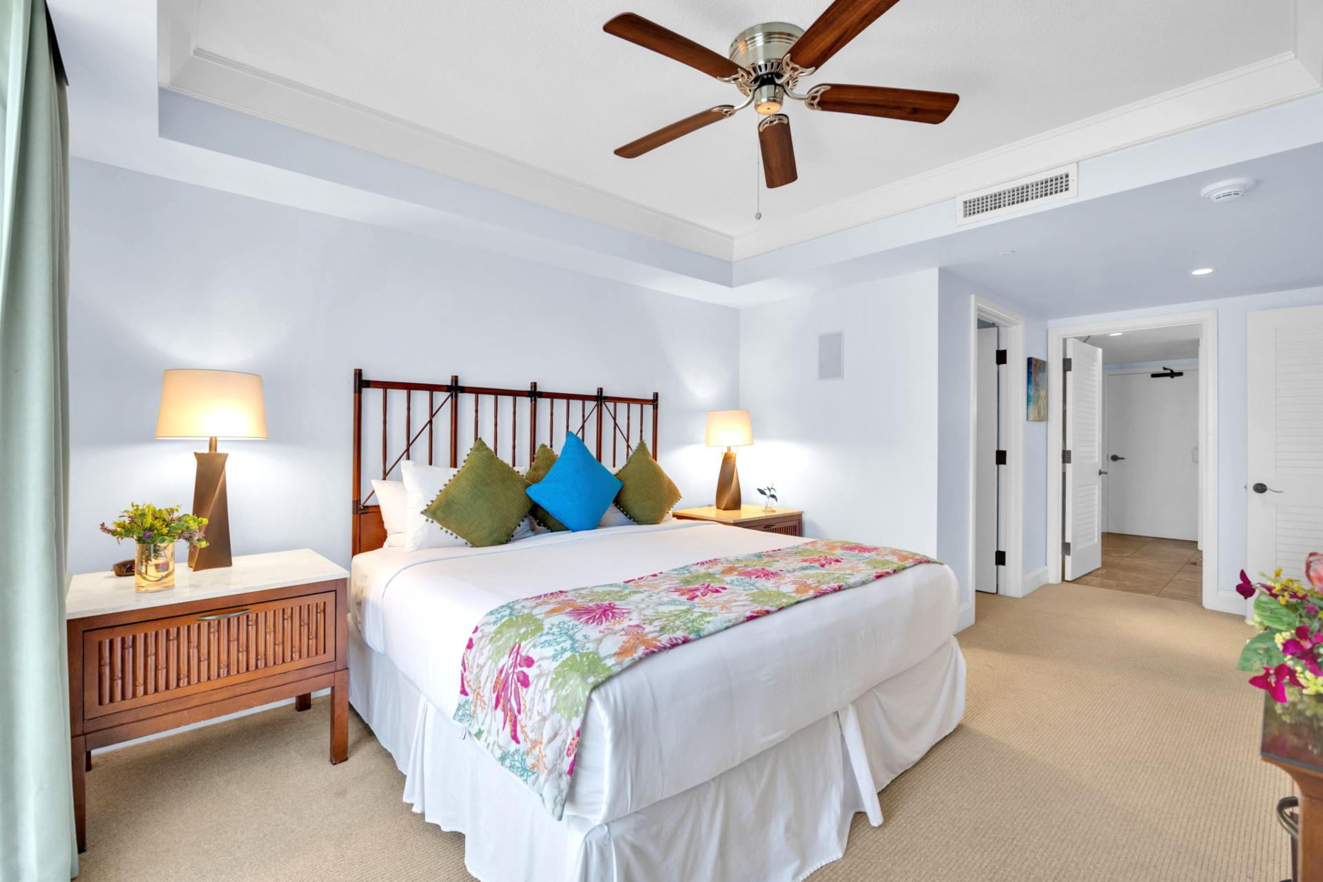 Cozy and stylish, featuring tropical art and resort views.

