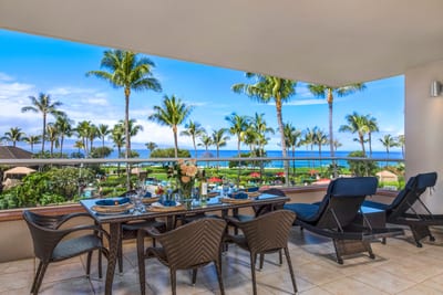 Wake up to this—lush landscapes and turquoise waves just beyond your lanai HKK-201