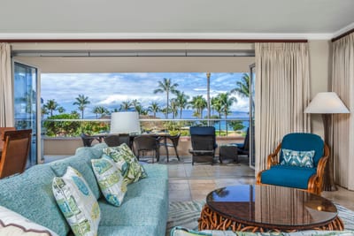 Indoor-outdoor living perfected with panoramic ocean and palm views HKK-201