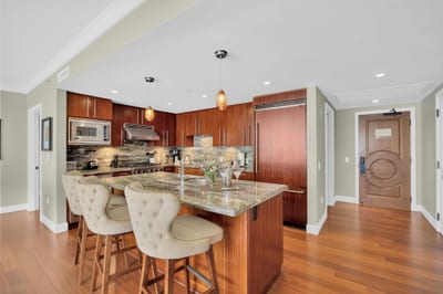 Gourmet kitchen with breakfast bar seating HKK-349