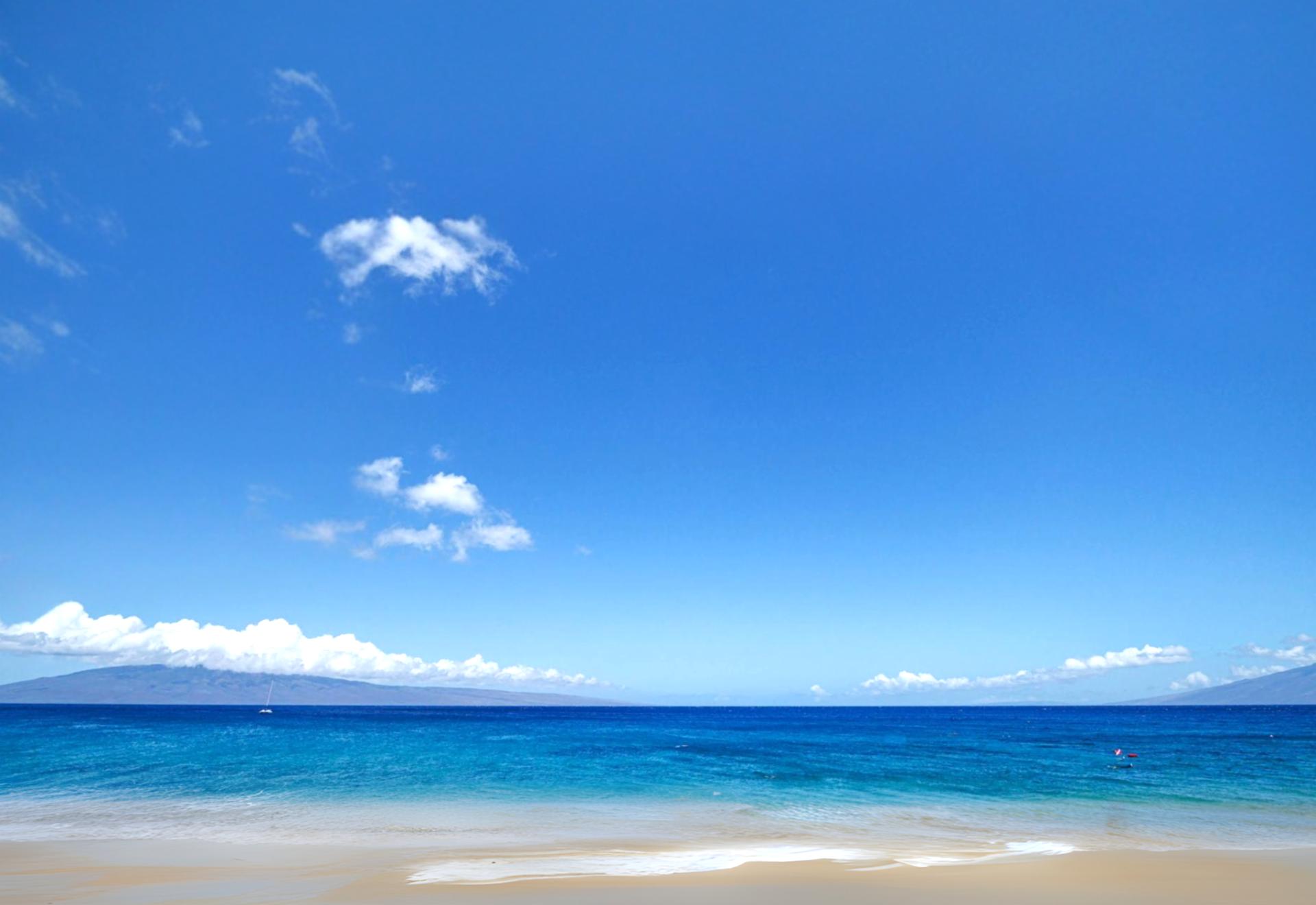 Beautiful Ka'anapali Beach is just outside your door 