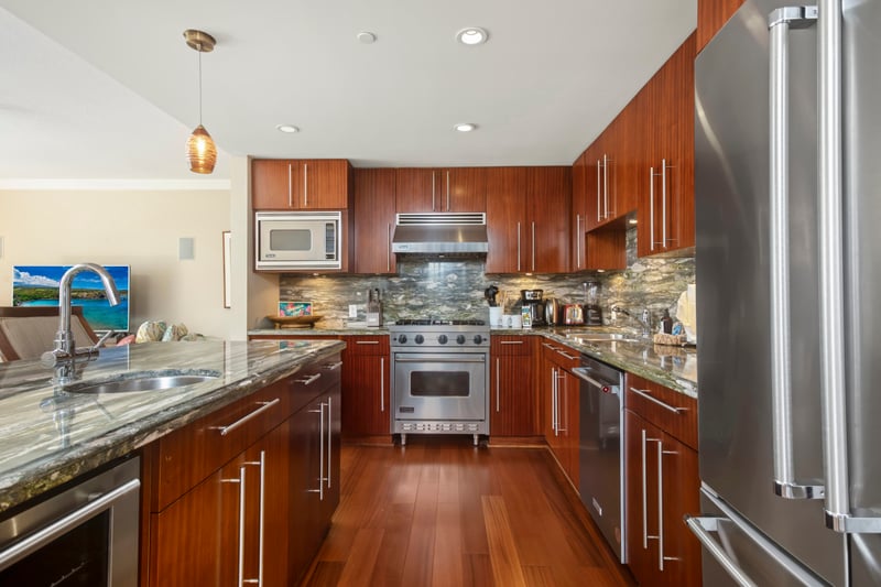Enjoy your sleek gourmet kitchen for easy breakfasts for check-inspired family dinners