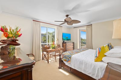 The space is airy, uncluttered, and inviting—everything you need for a good night's rest HKK-451