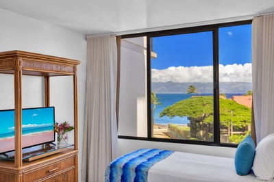 Brightly lit and tastefully decorated with ocean-inspired accents